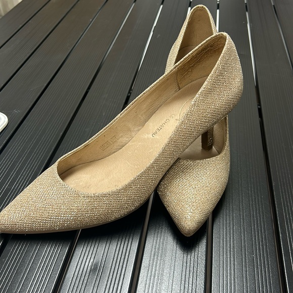 Le Chateau gold glitter pumps - Picture 1 of 4